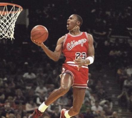 赢翻网配资 作为二当家的皮蓬是否有机会乔丹抢走一个FMVP呢？差距太大