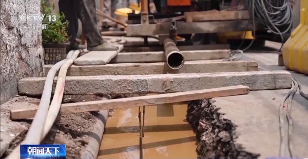 牛人配资 年中经济观察丨“两重”项目深入老社区 迷你设备解决施工难题_大皖新闻 | 安徽网